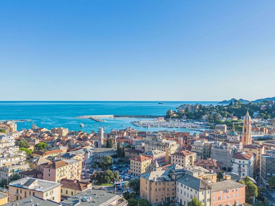 Water, Sky, Property, Building, Azure, Blue, Urban Design, Coastal And Oceanic Landforms, Tree, Window