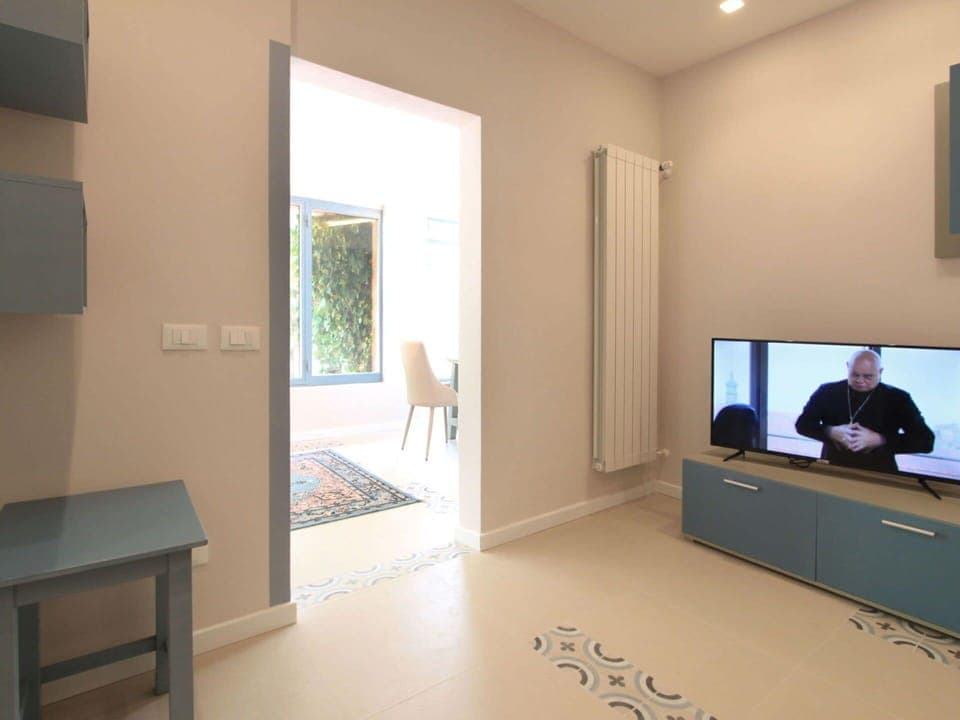 Building, Furniture, Property, Comfort, Interior Design, Wood, House, Architecture, Table, Window