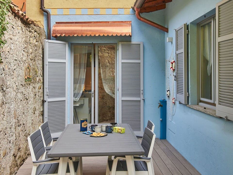 Building, Property, Window, Plant, Urban Design, Grass, Condominium, Flooring, Real Estate, Stairs