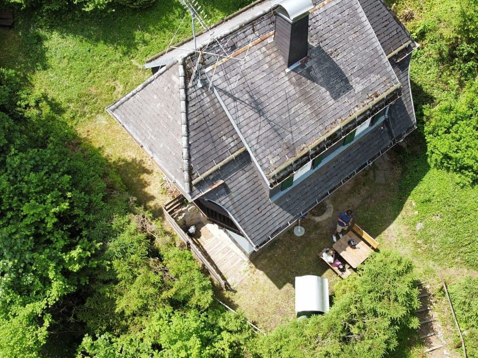 Plant, Building, Slope, Cottage, Land Lot, Window, Biome, Grass, House, Groundcover