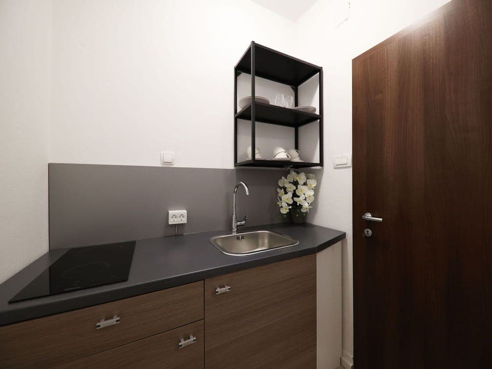 Sky, Building, Window, Tree, Plant, House, Land Lot, Cottage, Wood, Siding