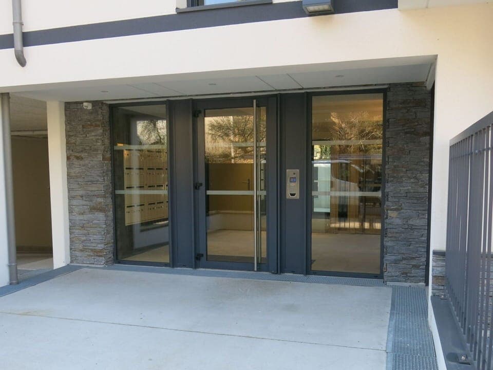 Water, Sky, Plant, Cloud, Building, Property, Swimming Pool, Window, Azure, Body Of Water