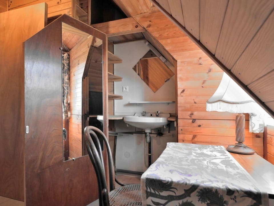 Property, Furniture, Wood, Interior Design, Table, Building, Hardwood, Chair, Beam, Flooring