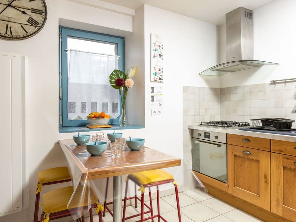 Plant, Water, Sky, Building, Blue, Wood, Shade, Condominium, Leisure, Real Estate