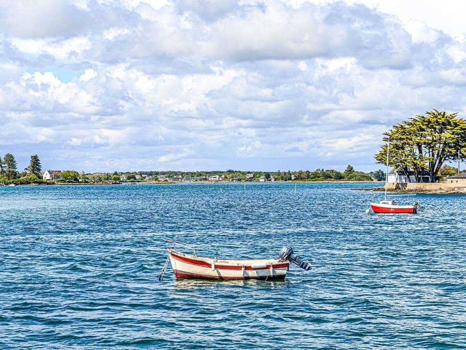 Water, Cloud, Boat, Sky, Water Resources, Daytime, Watercraft, Nature, Blue, Boats And Boating--Equipment And Supplies