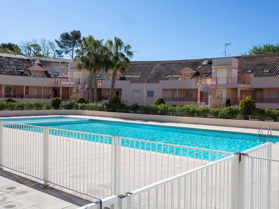 Water, Plant, Sky, Building, Swimming Pool, Azure, Tree, House, Window, Shade