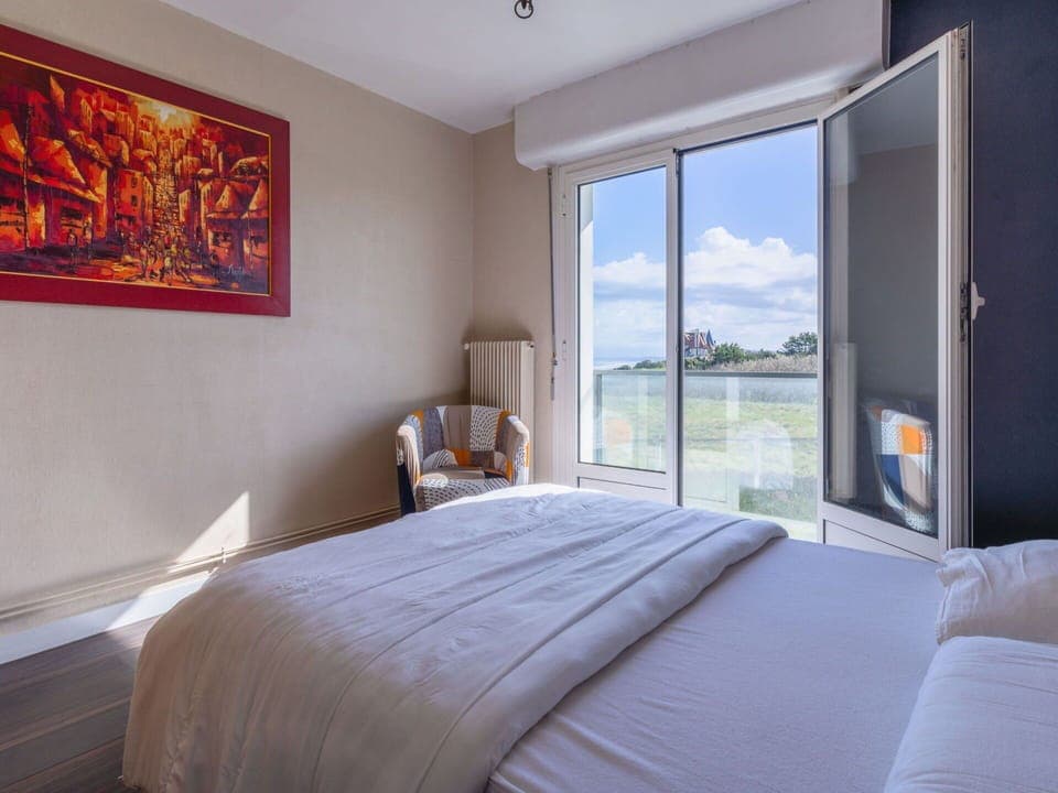 Table, Furniture, Water, Property, Sky, Building, Cloud, Chair, Outdoor Table, Outdoor Furniture