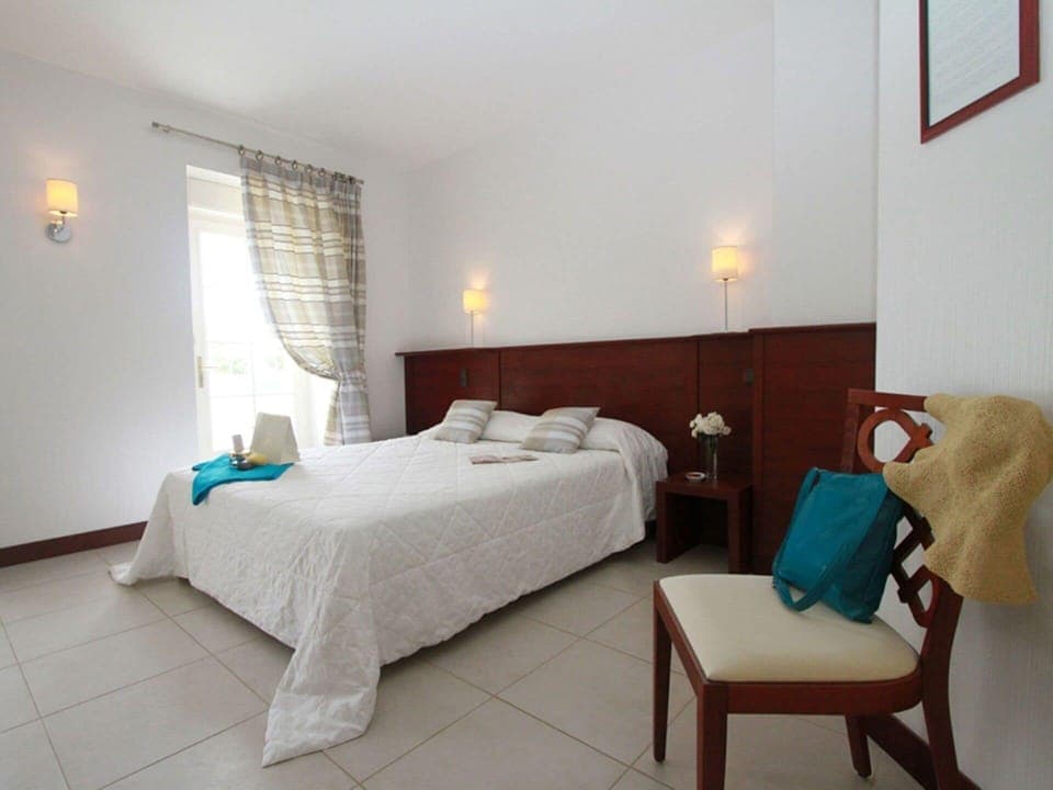 Water, Cloud, Sky, Boat, Watercraft, Vehicle, Plant, Tree, Body Of Water, Lake