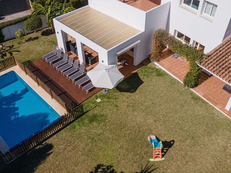 Swimming Pool, Residential Area, Architecture, Home, Resort, Estate, Leisure, Garden, Courtyard, Shade