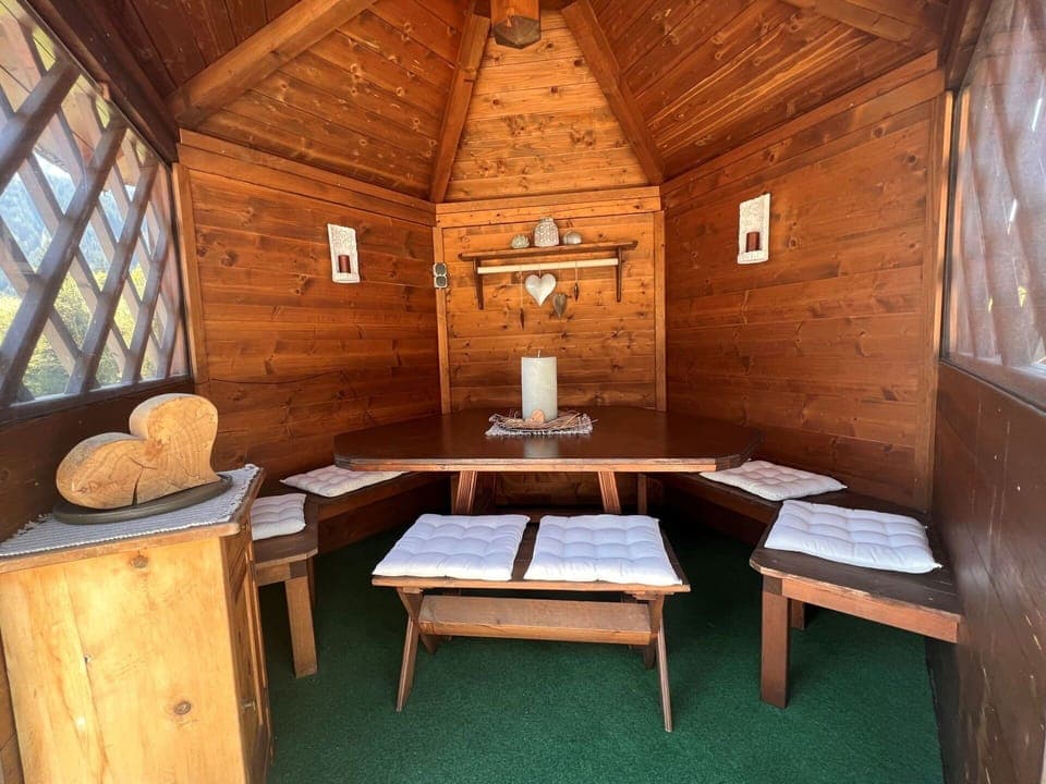 Table, Property, Building, Wood, Interior Design, Window, Wood Stain, Hardwood, Attic, Tree