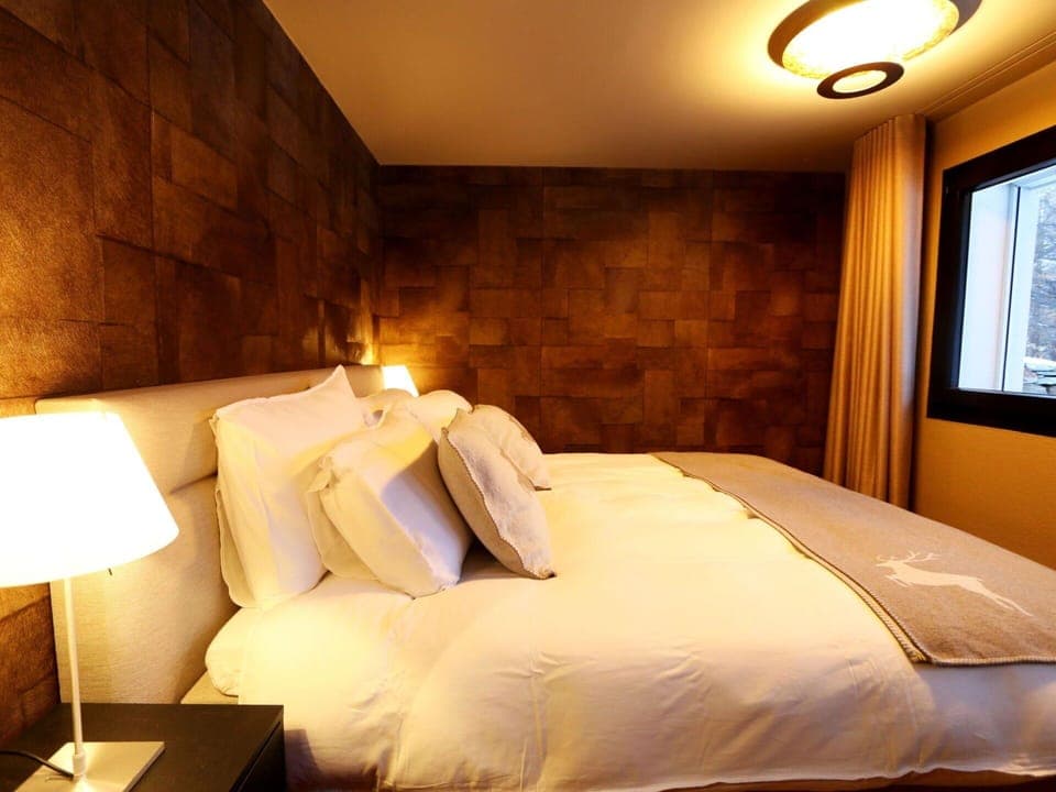 Property, Furniture, Building, Comfort, Light, Wood, Lighting, Textile, Interior Design, Bed Frame