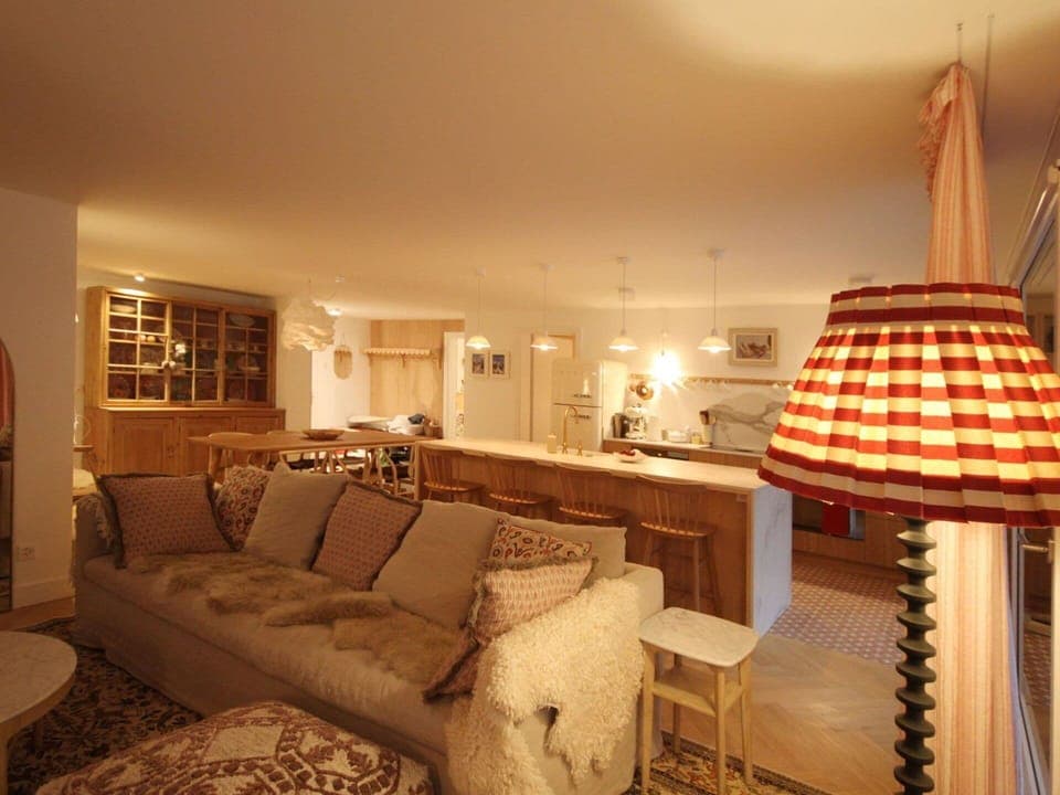 Furniture, Picture Frame, Lighting, Couch, Wood, Interior Design, Lamp, Floor, Building, Flooring