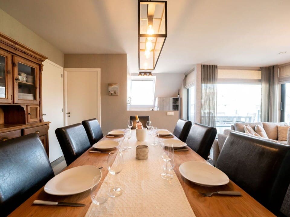 Cloud, Plant, Sky, Building, Daytime, Property, Window, Tree, House, Land Lot