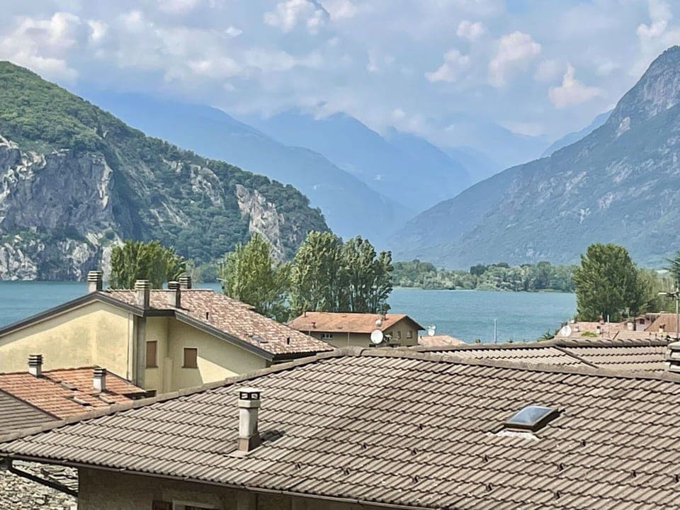 Water, Sky, Building, Window, Swimming Pool, Azure, Shade, Composite Material, Real Estate, Leisure