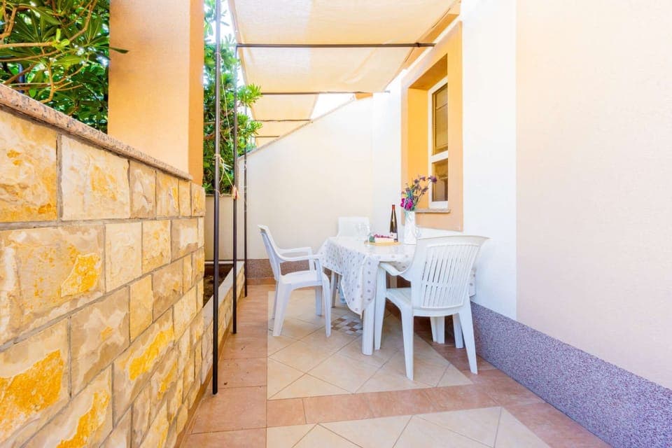 Apartment 3
