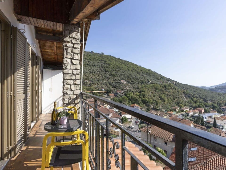 Furniture, Comfort, Wood, Bed, Lighting, Shade, Window, Floor, Flooring