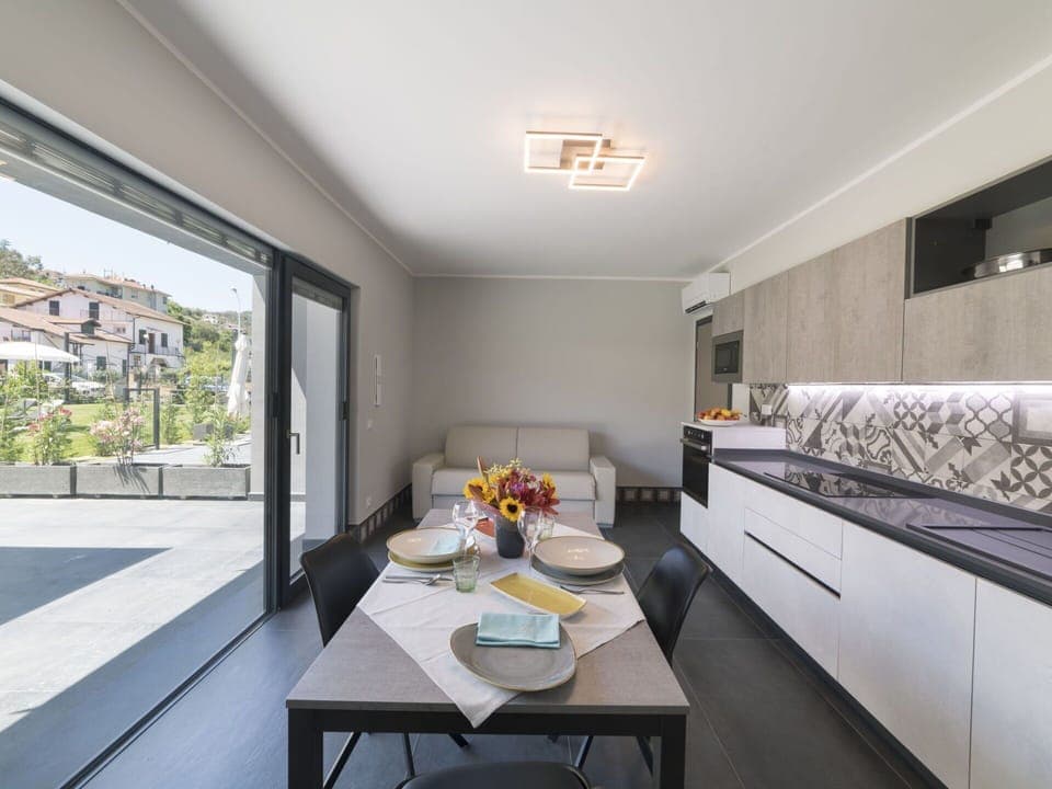 Table, Property, Furniture, Building, Lighting, Plant, Interior Design, Architecture, Living Room, Floor