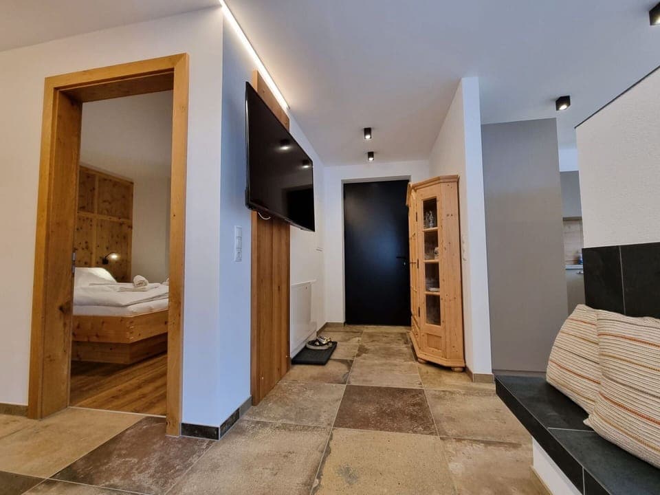 Property, Furniture, Wood, Comfort, Door, Interior Design, Lighting, Building, Hall