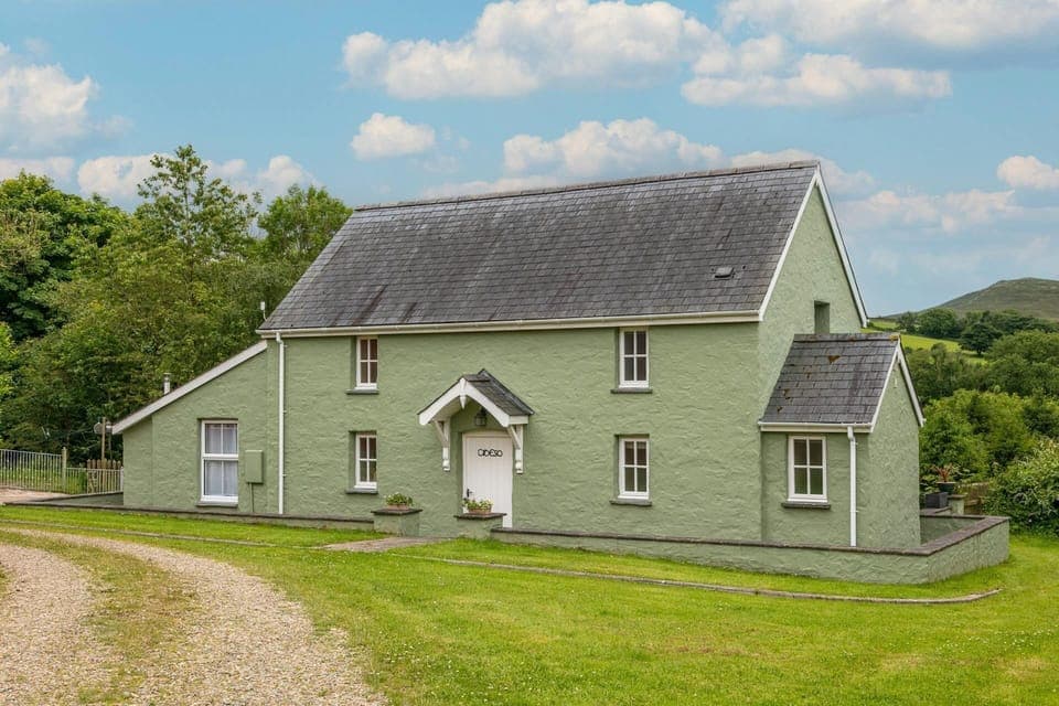 The outside of Plas Drygarn Ty Gwyrdd