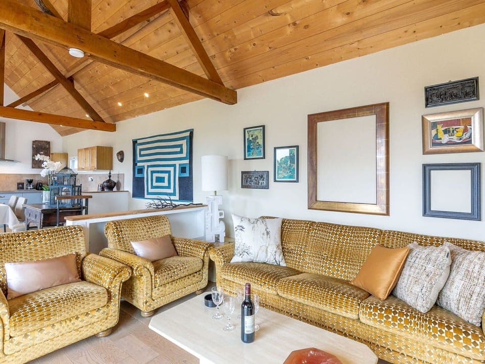 Table, Property, Couch, Furniture, Picture Frame, Wood, Living Room, Interior Design, Floor, Flooring