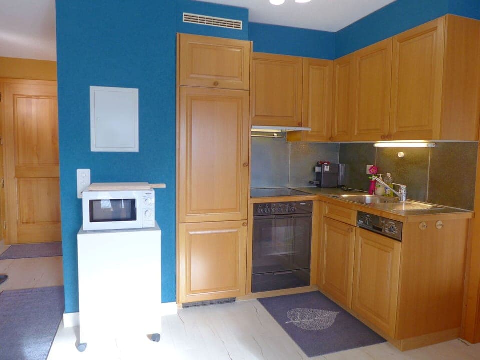 Cabinetry, Building, Countertop, Home Appliance, Wood, Architecture, Interior Design, Flooring, Kitchen, Floor