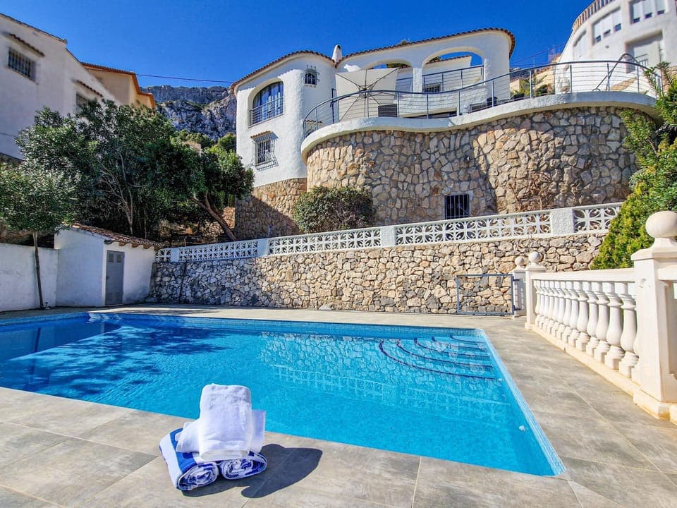 Pool (Outdoor)