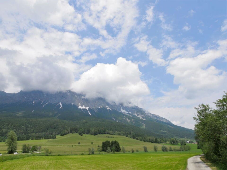 Cloud, Mountain, Plant, Sky, Daytime, Nature, Tree, Natural Landscape, Highland, Grass