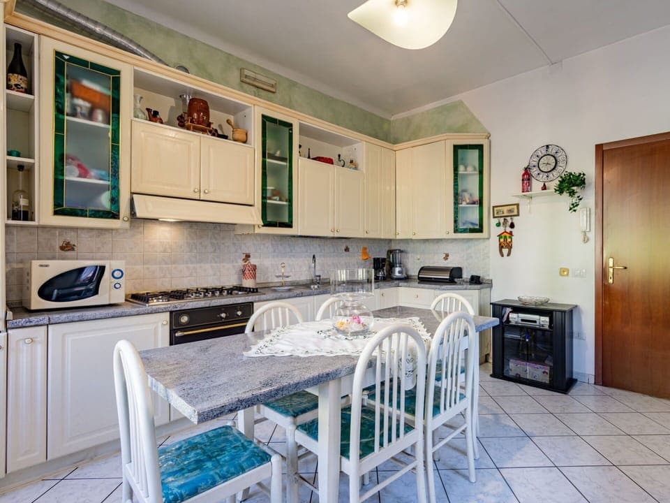 Plant, Water, Building, Sky, Property, Swimming Pool, Azure, Tree, Body Of Water, Leisure