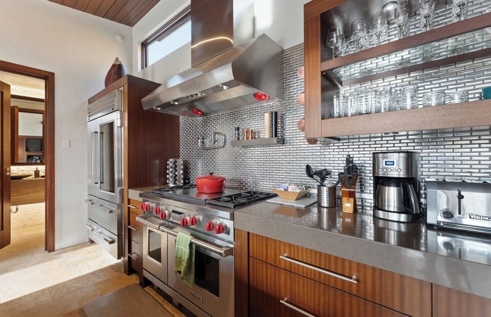 Chef’s Kitchen & Appliances