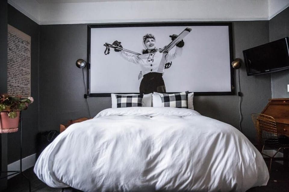 Unit with 2 full beds