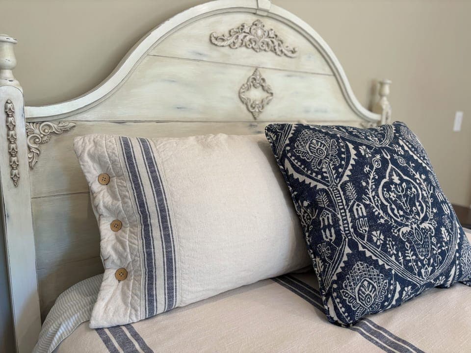 Refurbished farmhouse bed (Queen)