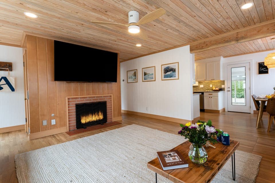 Beautiful floors and ceilings.