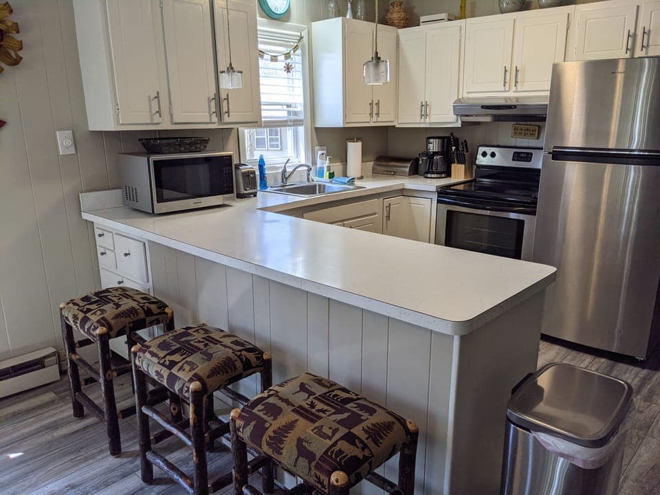 Vibe at the kitchen counter, perfect for a quick bite or a chat.