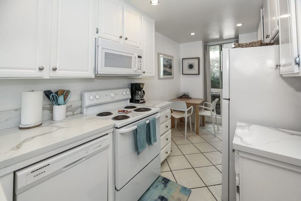 Fully stocked kitchen to cook up your favorite dish
