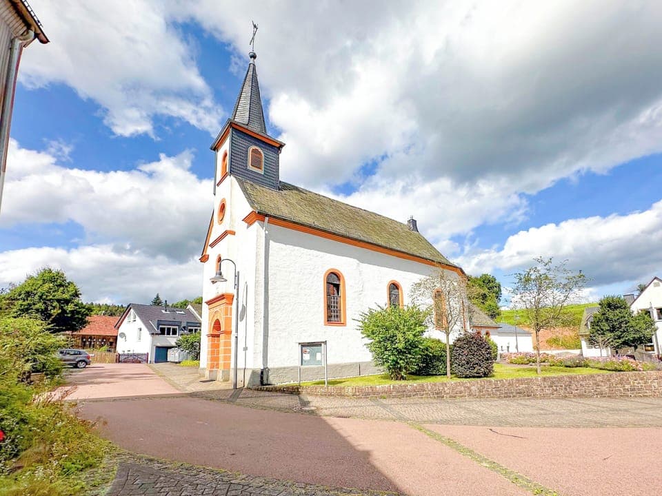 Immediate Surroundings [summer] (<1 km)