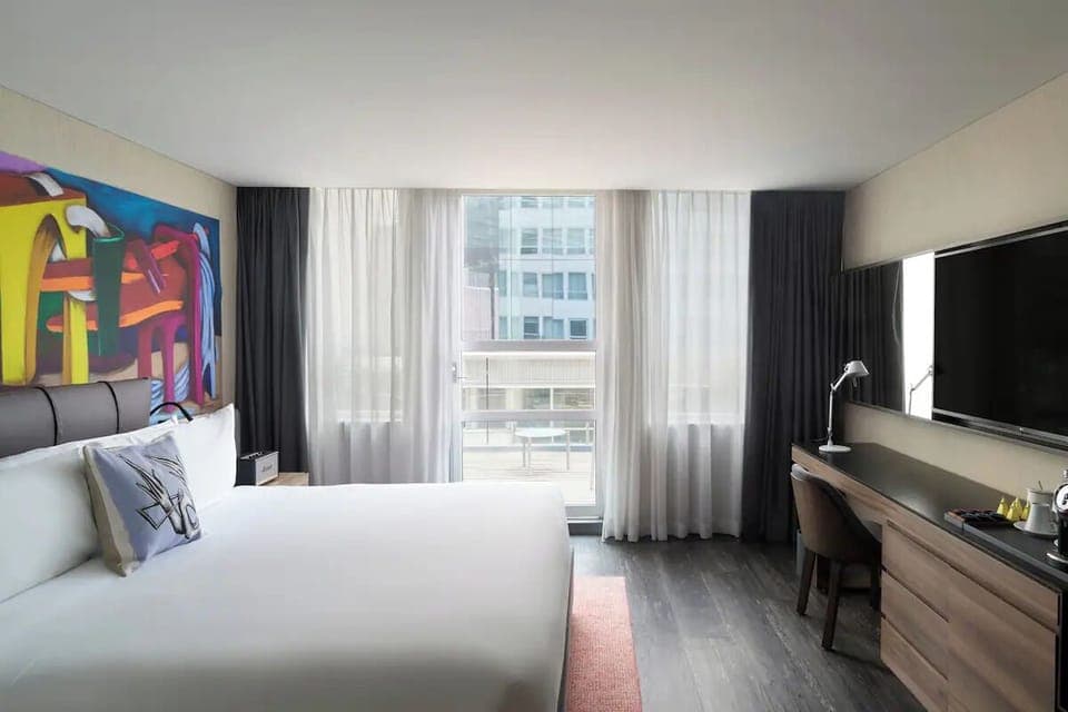 Unit with comfortable bed