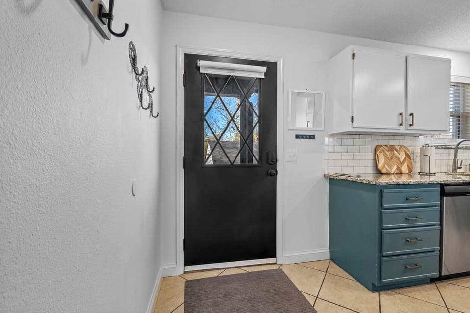 Front entry leads into kitchen!