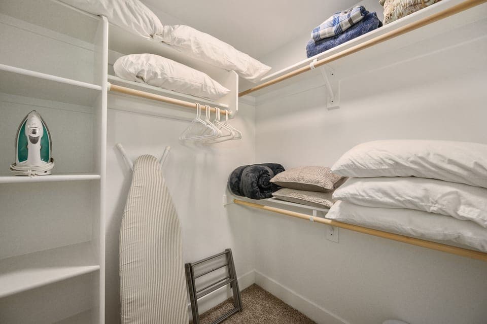 Bedroom 1 | Primary w/ Full Bath En-Suite | King Bed | Walk-In Closet