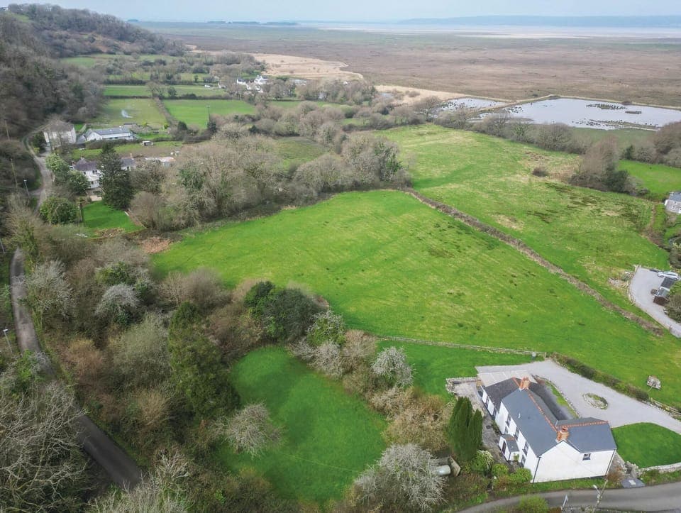 Hill House - 4 Bedroom Holiday Home - Llanrhidian (4882)