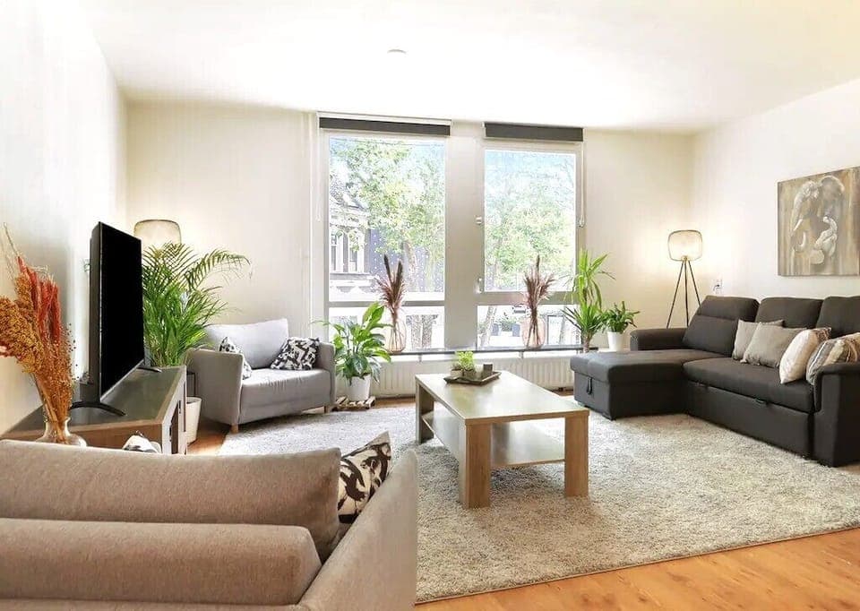 This serene bedroom makes your stay at Bed en Koffie (Bed and Coffee) unforgettable.