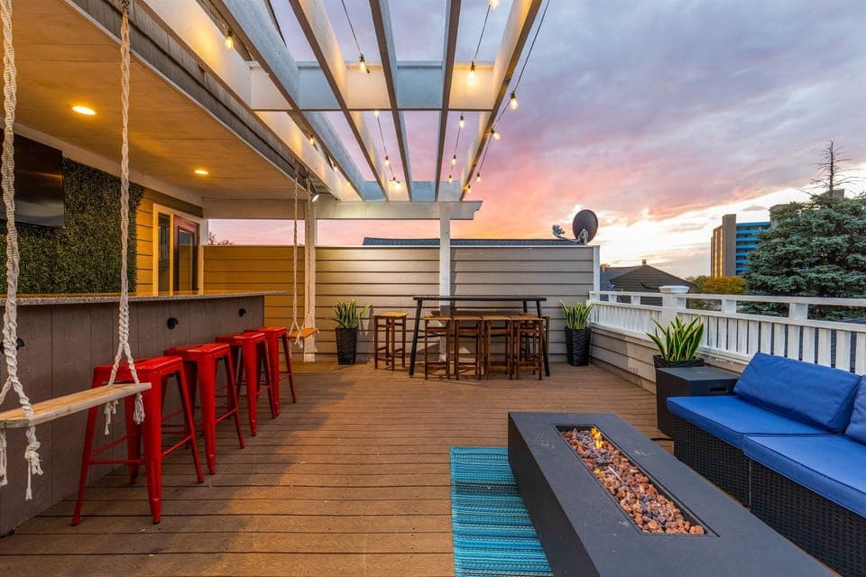 Enjoy Panoramic Views in the Rooftop Lounge