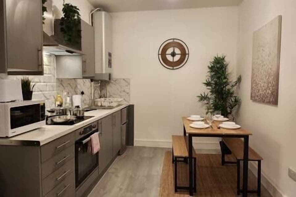 a2a37878-b0e2-47b8-8dd0-8a036d776280