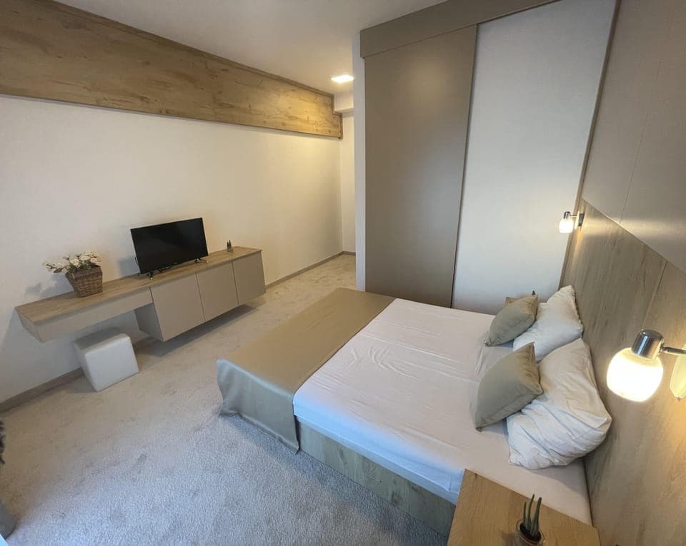 Cozy double room with sea view