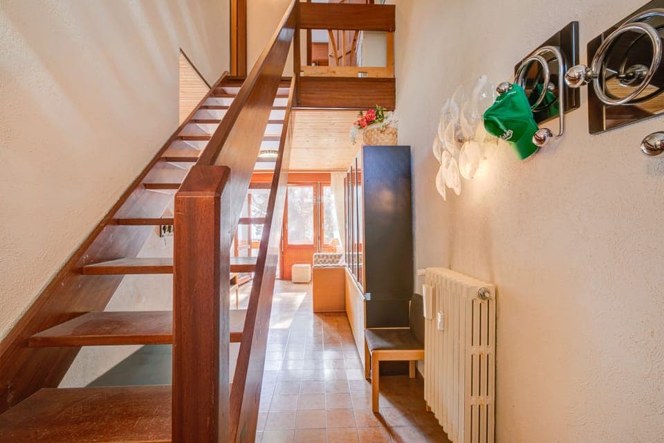 Common area (corridors, hall)