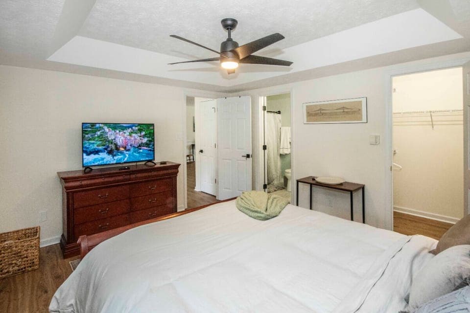 Master bedroom
