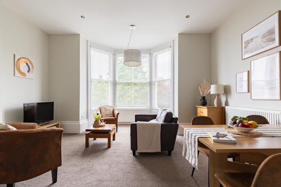 Living Room / Lounge