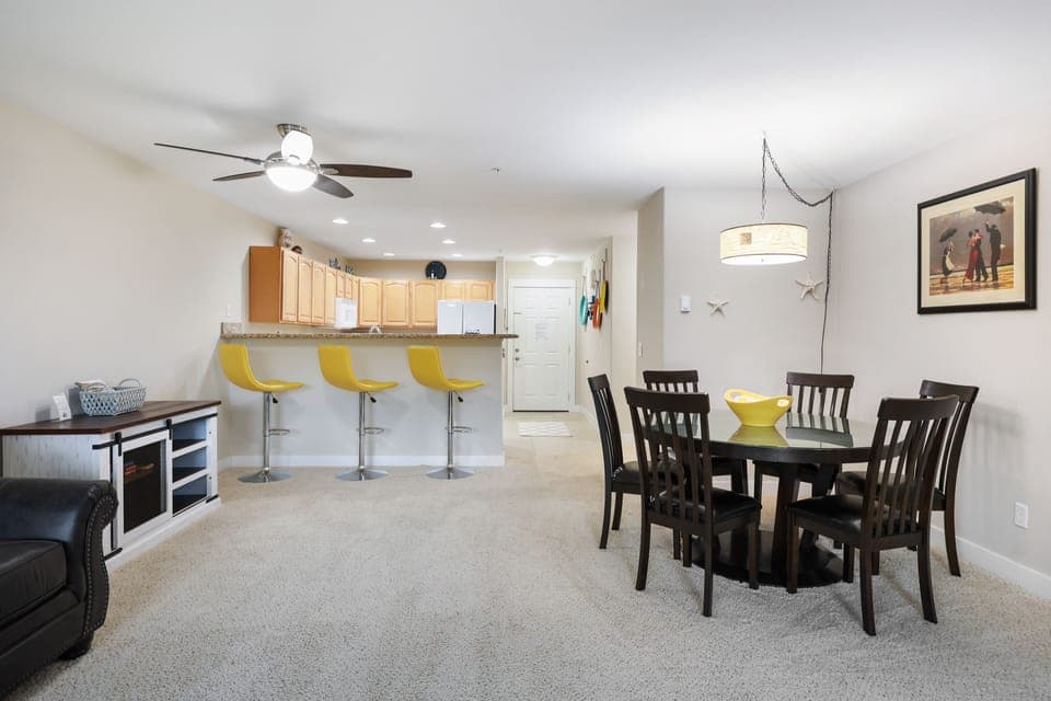 1215 Vacation by the Sea