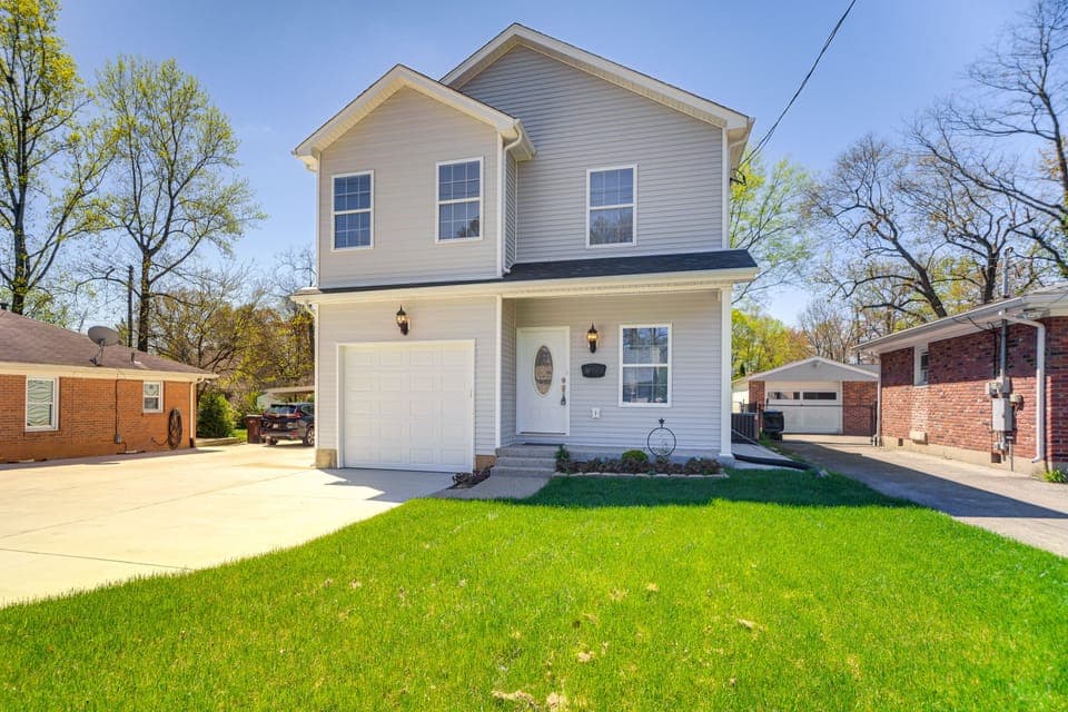 Louisville Vacation Rental | 3BR | 2.5BA | 1,900 Sq Ft | Stairs Required