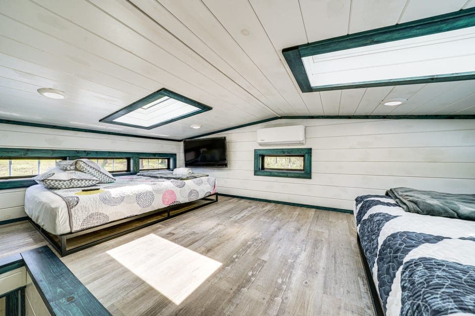 Loft 2 | 2 Full Beds | Smart TV | Upper Level | Access Via Ladder