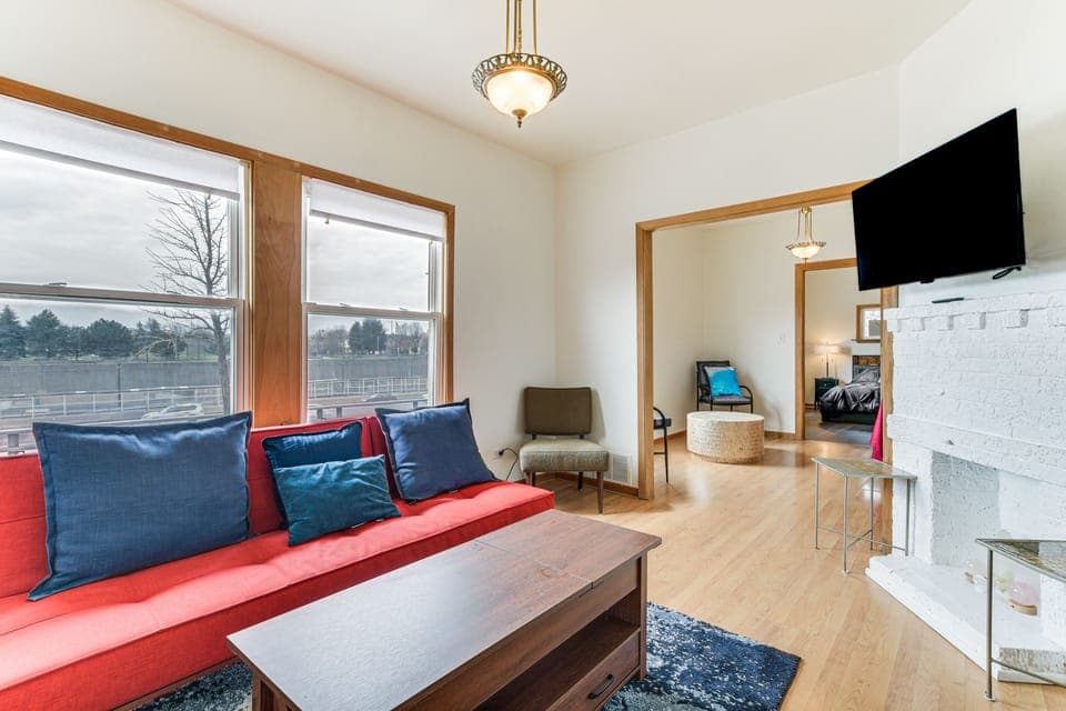 Oak Park Vacation Rental | 3BR | 1BA | 1,500 Sq Ft | 6 Steps Required